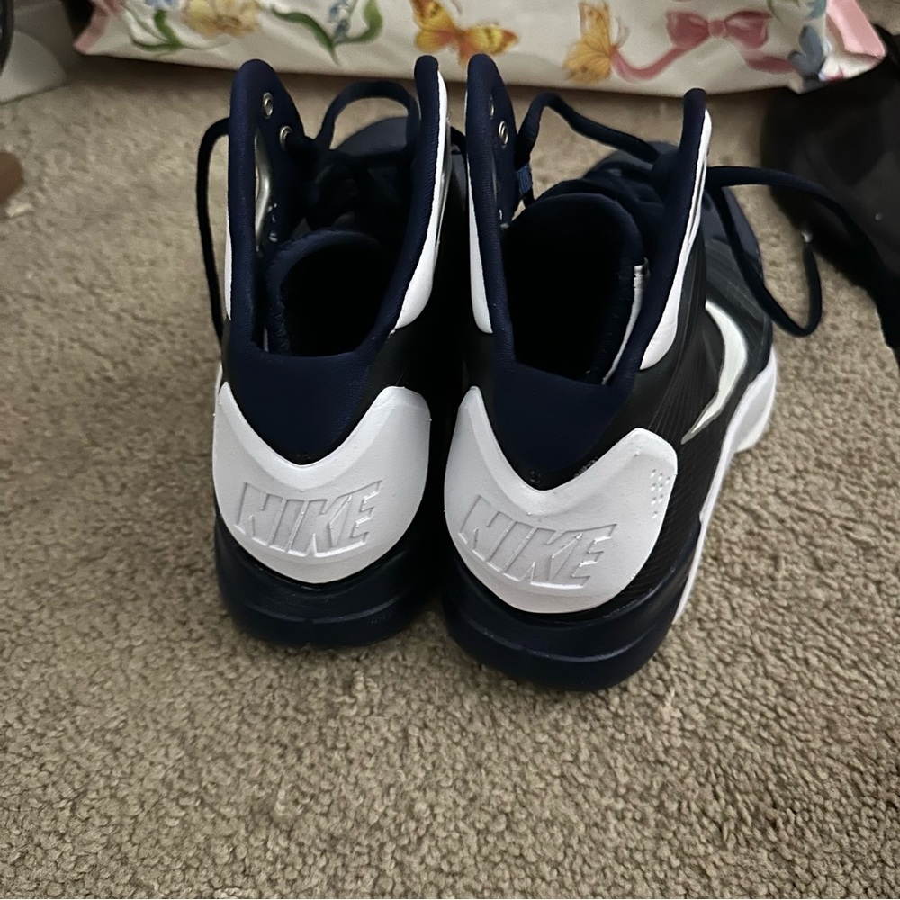 Nike Hyperdunks - Picture 6 of 6